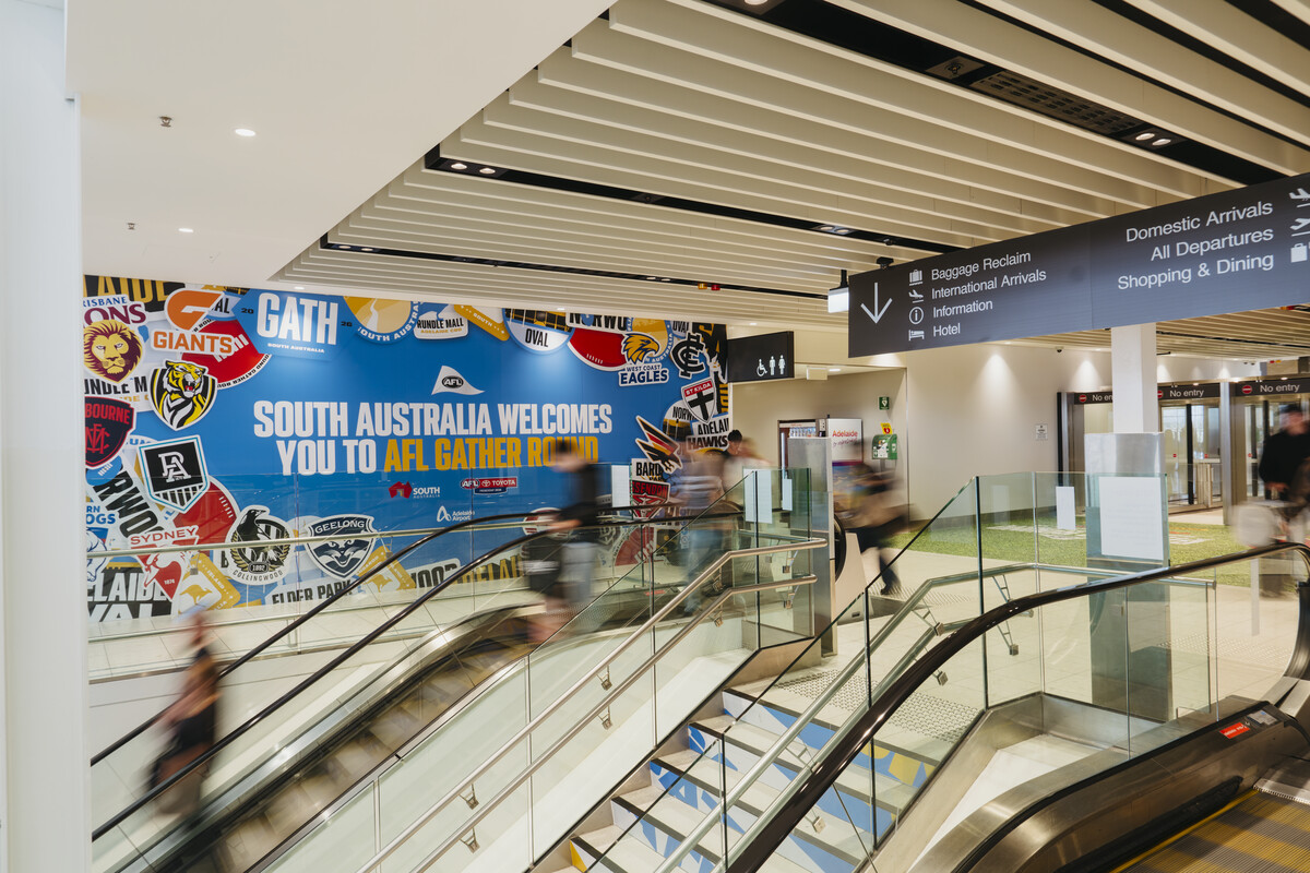 GatherRound26_AirportDressing_HighRes-50.tif