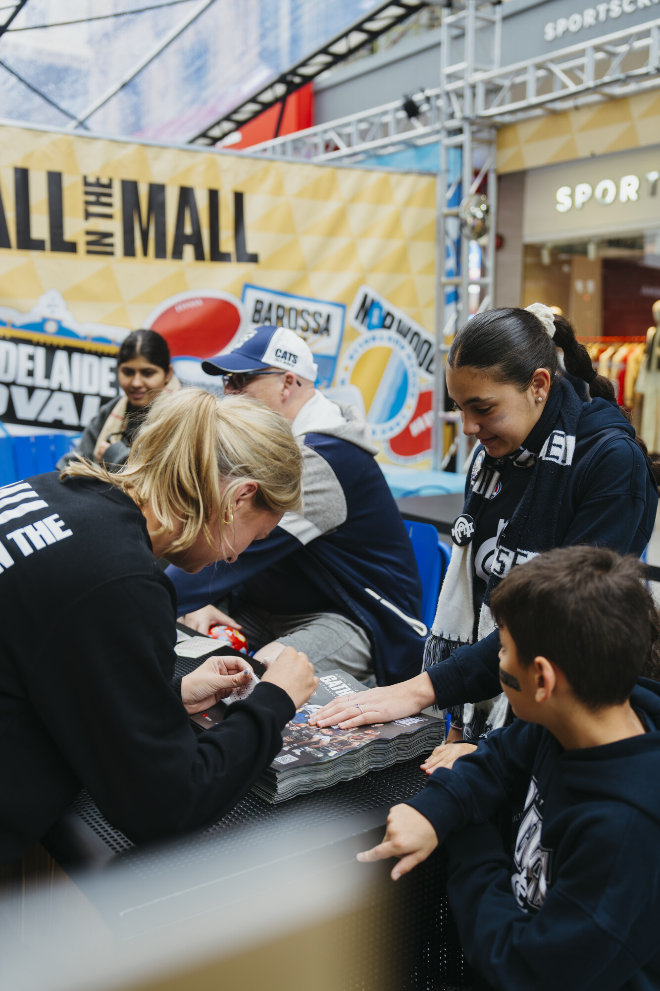 GatherRound26_CityDressing_HighRes-63.tif
